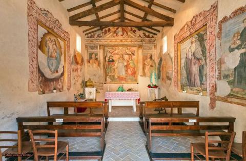 Percile, Chiesa di Santa Anatolia, affreschi di scuola secentesca